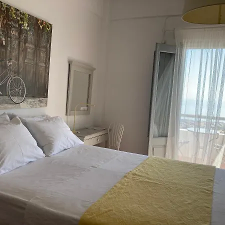 アロニア スタジオ アパート フィロステファニ