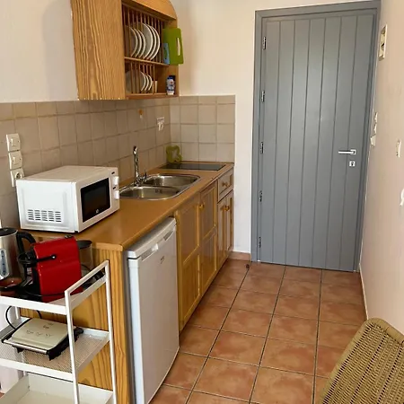 アパート アロニア スタジオ *